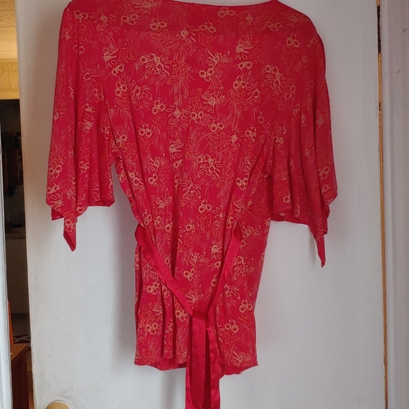 Woman's top - Picture 2 of 2